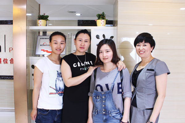 美容院嘿嘿连载APP