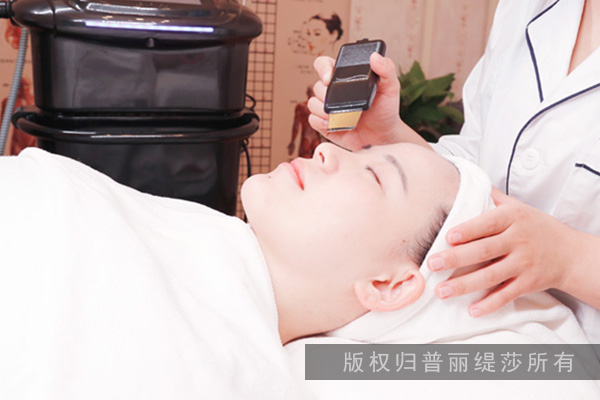 拒绝摧残：夏季肌肤保卫战