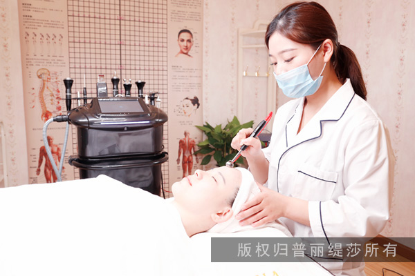 搞定顾客，美容院要先双管齐下