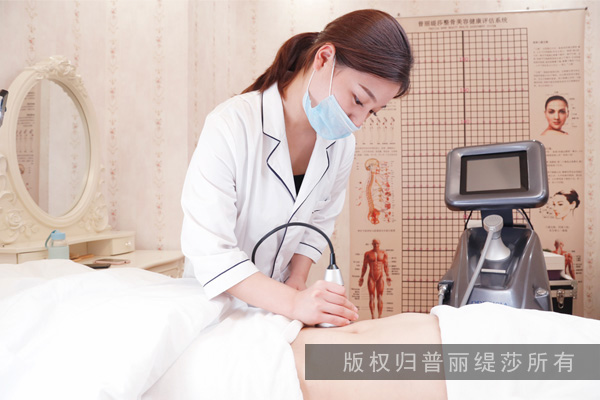 油性皮肤的美眉如何正确美白