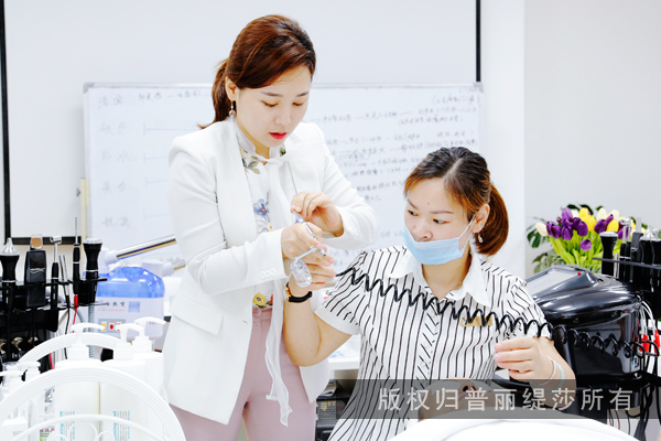 美容师推崇店长、塑造顾问、介绍经理的那些精彩话术