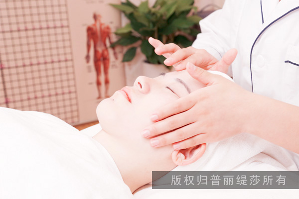 影响美容院业绩的因素：低价竞争和缺乏特色